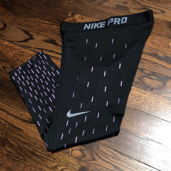Nike Pants - Nike Pro Crop Tights